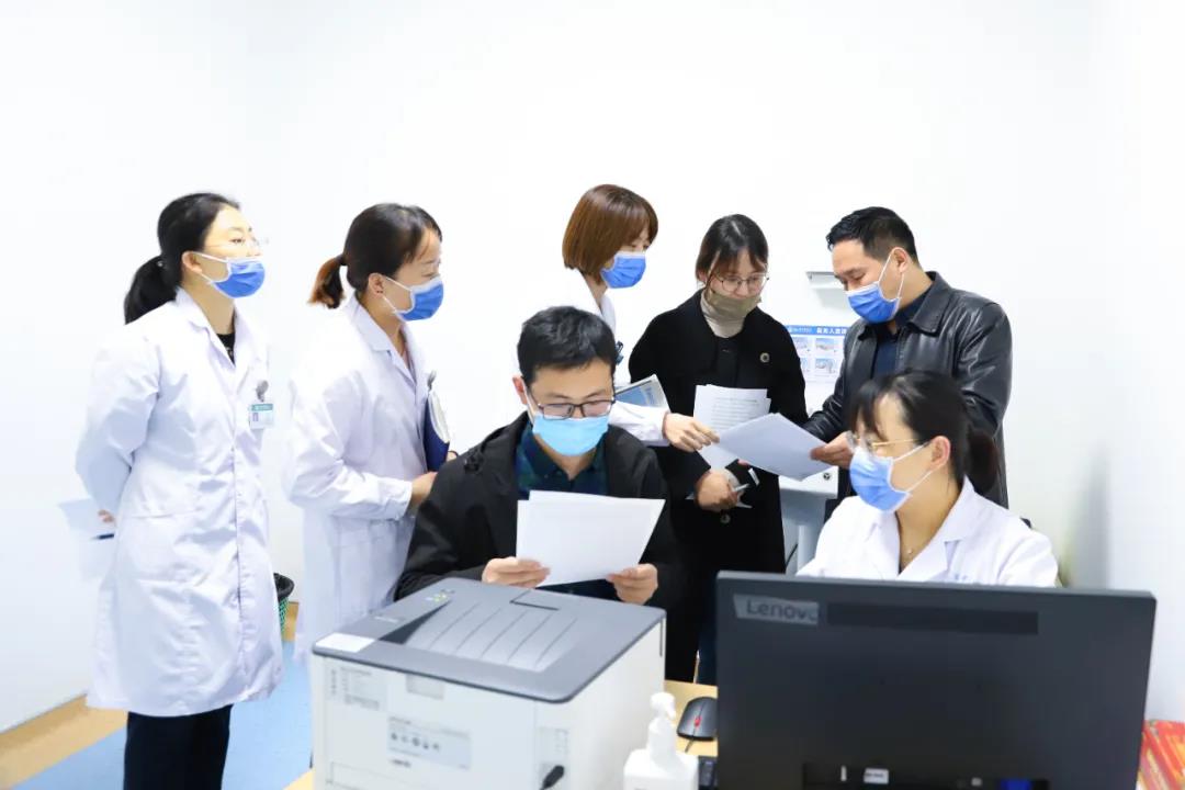 【醫(yī)院動態(tài)】市醫(yī)保中心調(diào)研組至宿遷市鐘吾醫(yī)院調(diào)研“雙通道”管理及單獨支付政策落實情況(圖2) 【醫(yī)院動態(tài)】市醫(yī)保中心調(diào)研組至宿遷市鐘吾醫(yī)院調(diào)研“雙通道”管理及單獨支付政策落實情況(圖2)